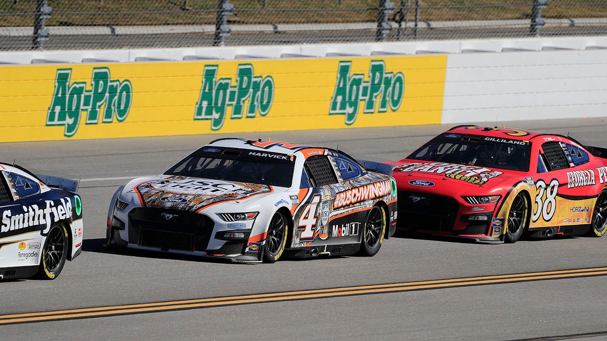 Kevin Harvick during the running of the Yellawood 500 NASCAR Cup Series