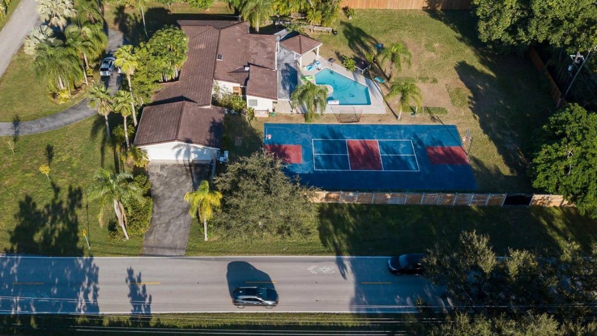 An aerial view of the UMiami Sigma Phi Epsilon house.