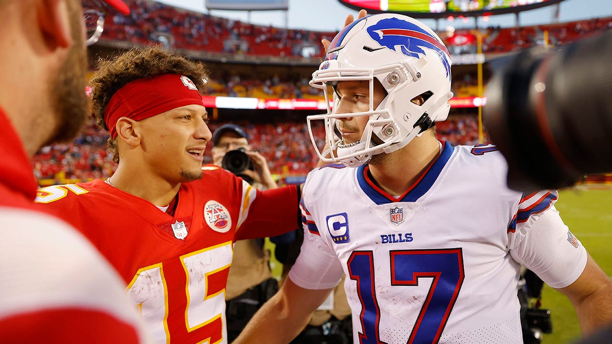 Patrick Mahomes and Josh Allen shake hands