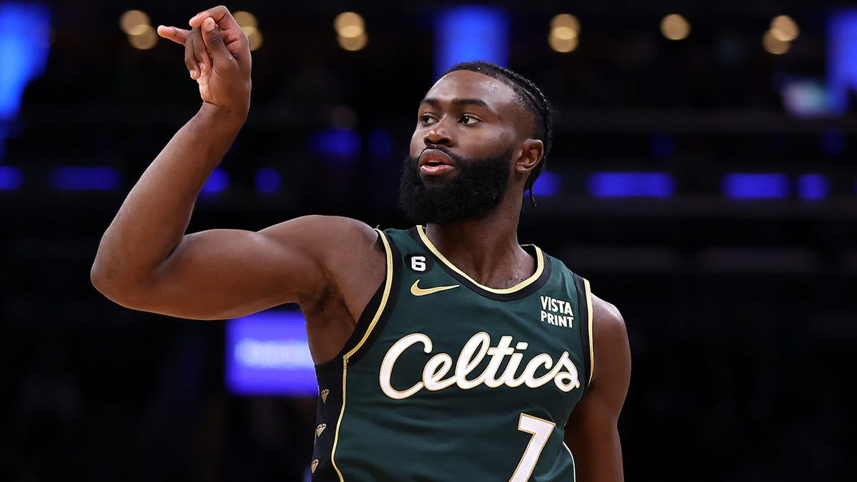 NBA: Jaylen Brown supports Kyrie Irving's Nike shoe cover up – The Celtics  Files