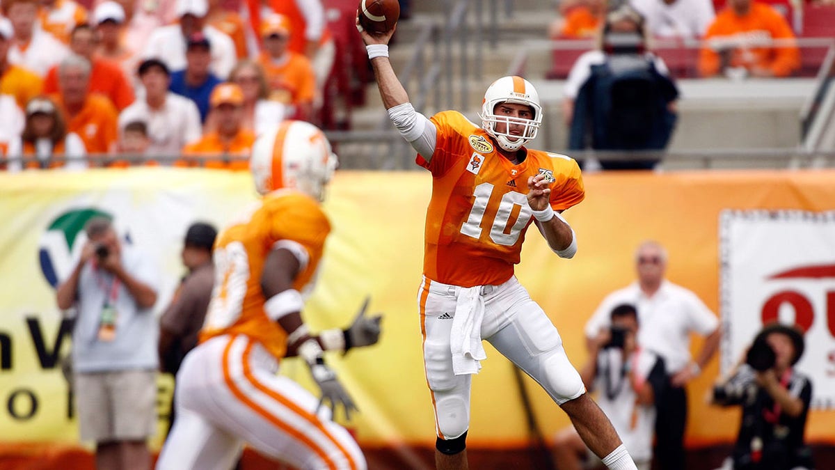 Erik Ainge of Tennessee against Wisconsin