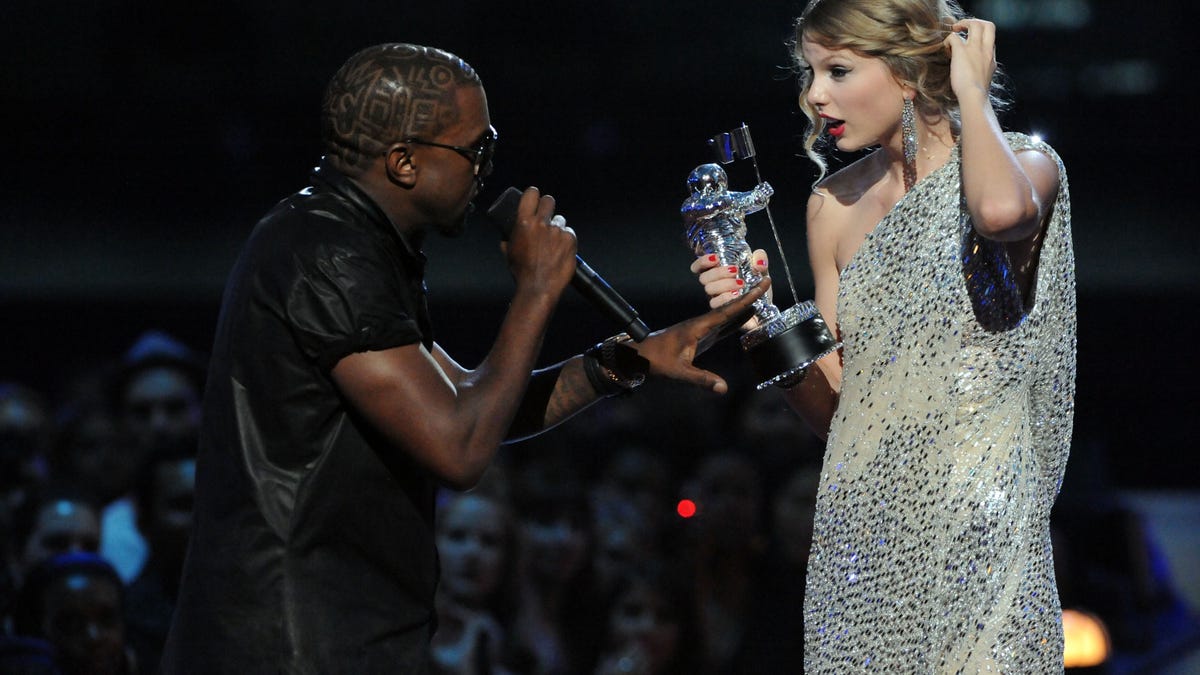 Kanye West and Taylor Swift 2009 VMAs