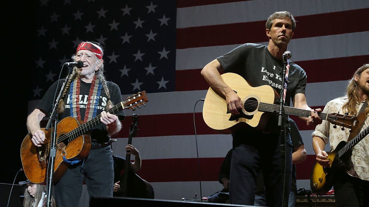 beto o'rourke willie nelson