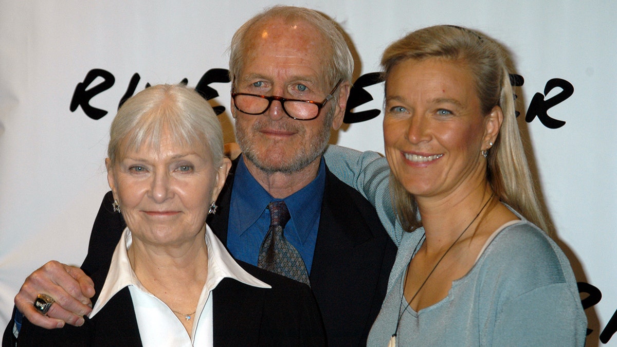 Paul Newman, Joanne Woodward and Daughter Nell Newman