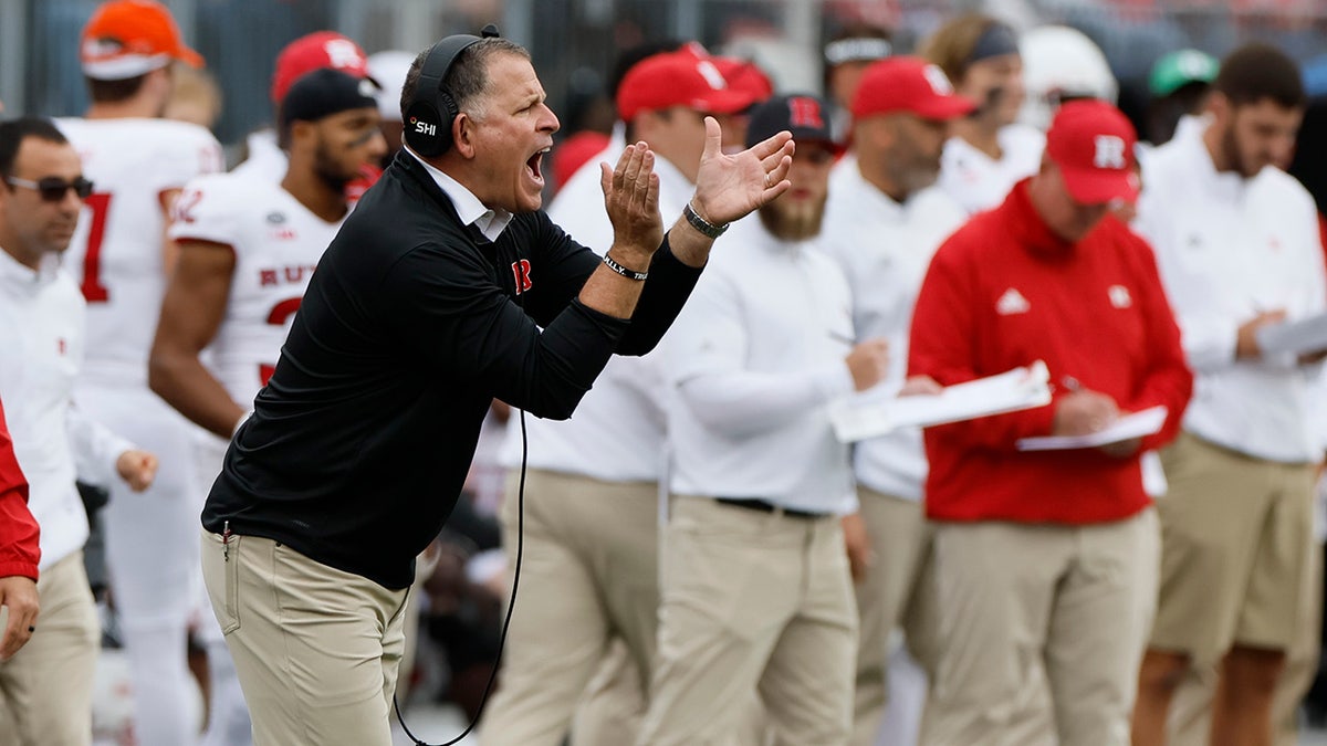 Greg Schiano on the sideline