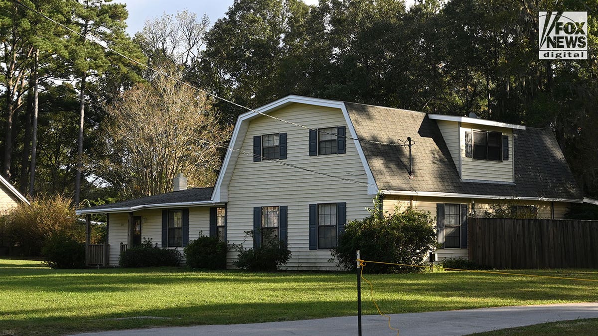 exterior of home where Quinton Simon was allegedly last seen in Savannah Georgia
