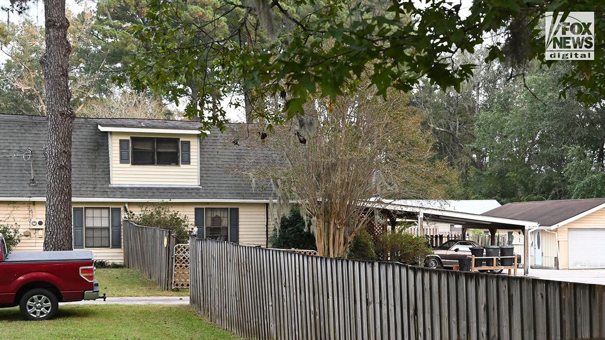 side video of the savannah georgia home where Quinton Simon was last seen alive