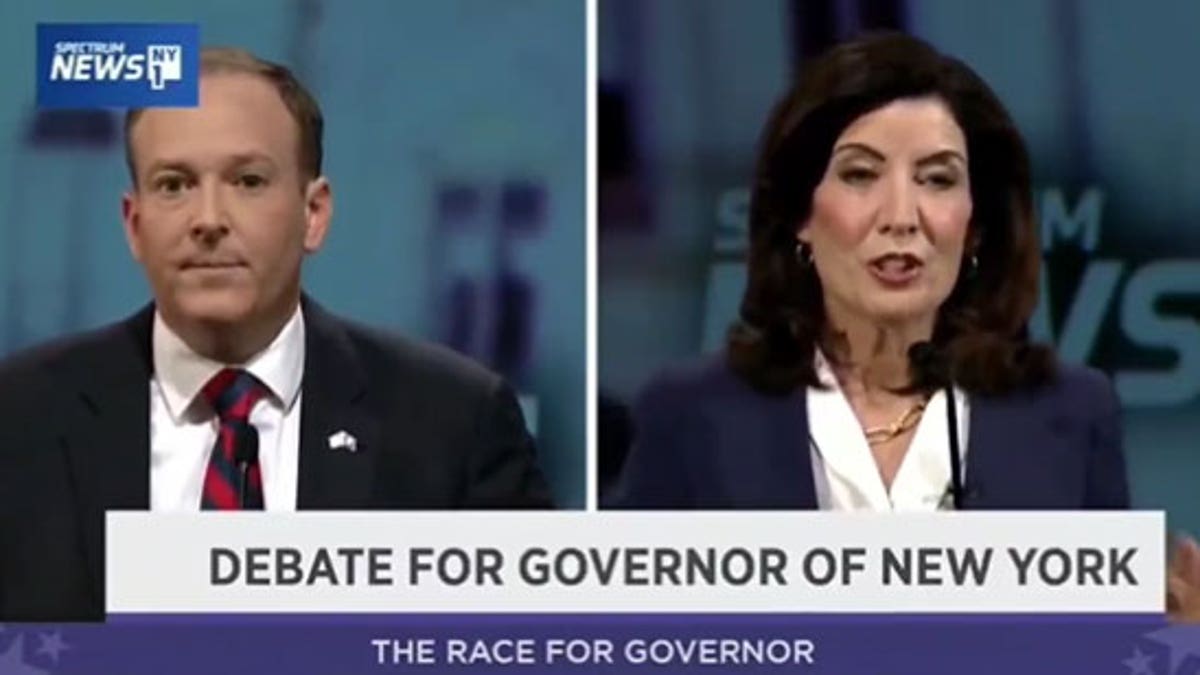 A picture of Lee Zeldin and Kathy Hochul debating