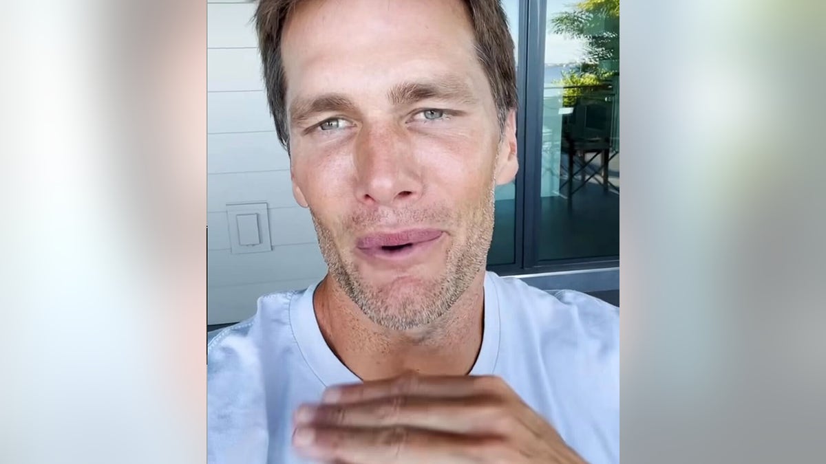 Tom Brady wears no wedding ring in his Instagram video