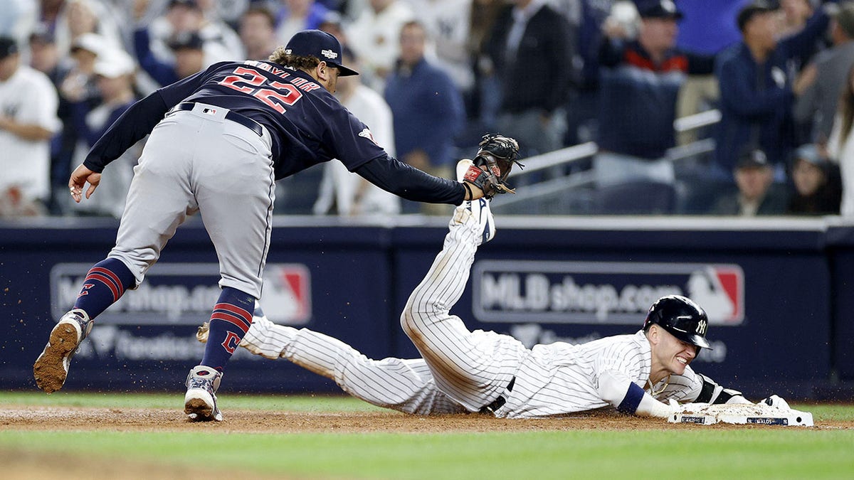 Could Josh Donaldson be booed, then bounced from the Yankees