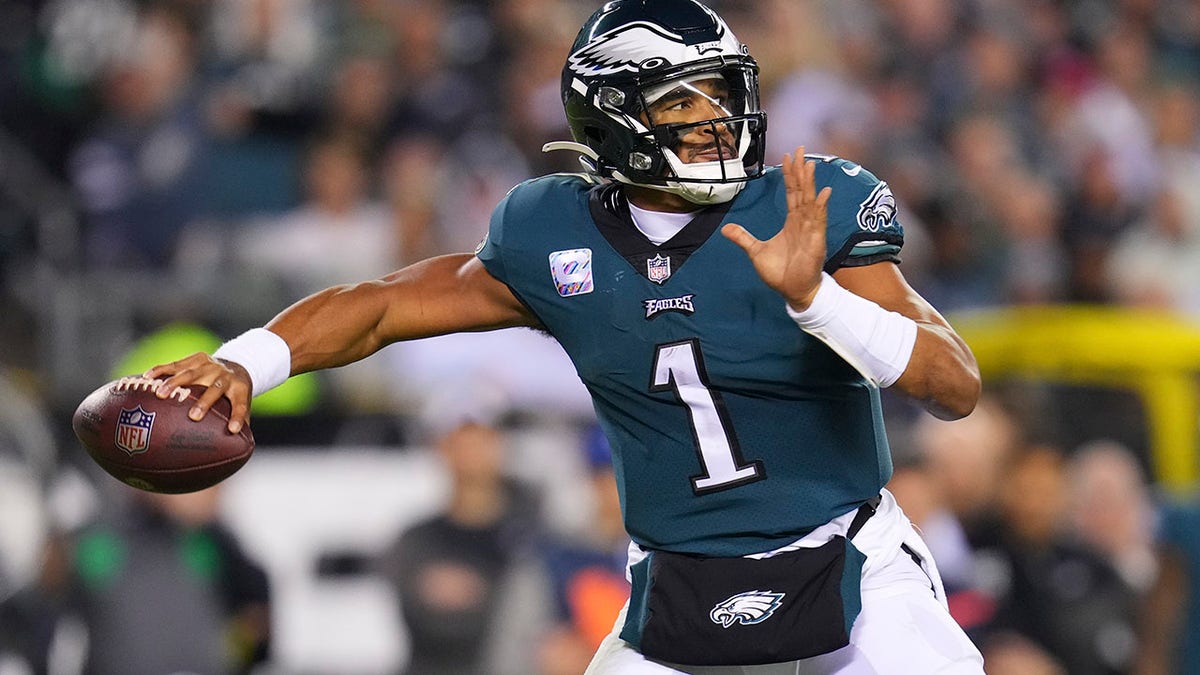 NFL WEEK 8 PICKS: Will undefeated Eagles soar as big favourites?