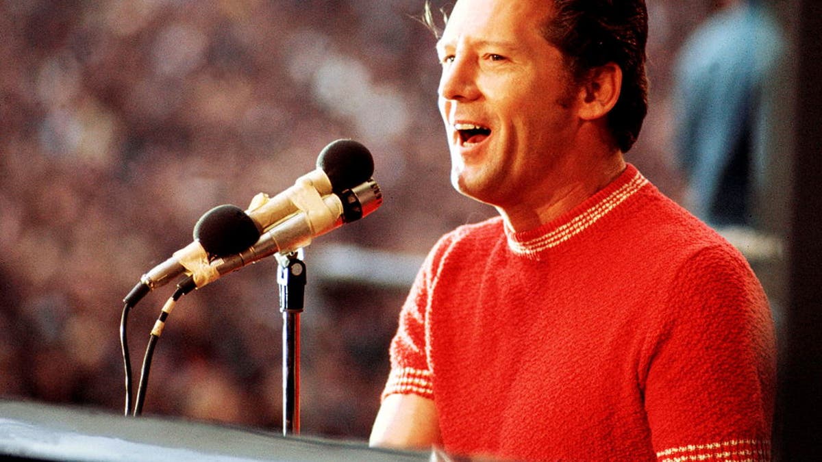 Jerry Lee Lewis on stage