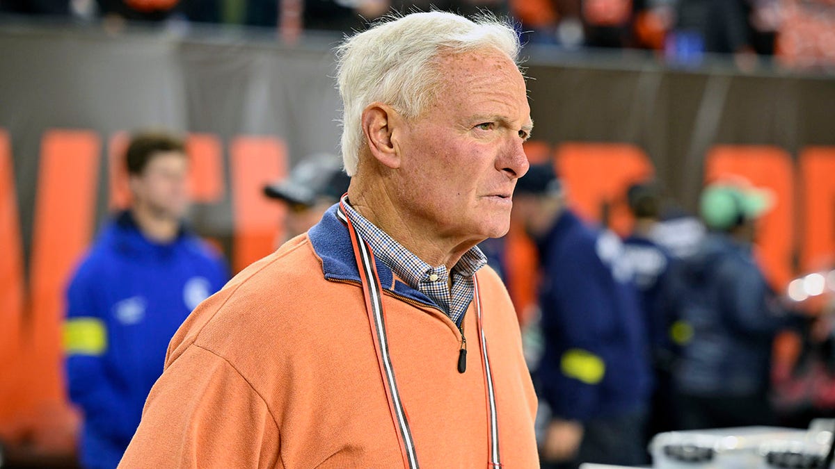 Attorney charged after hitting Browns owner Jimmy Haslam with bottle