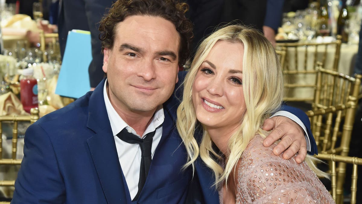 Johnny Galecki and Kaley Cuoco smile for a photo