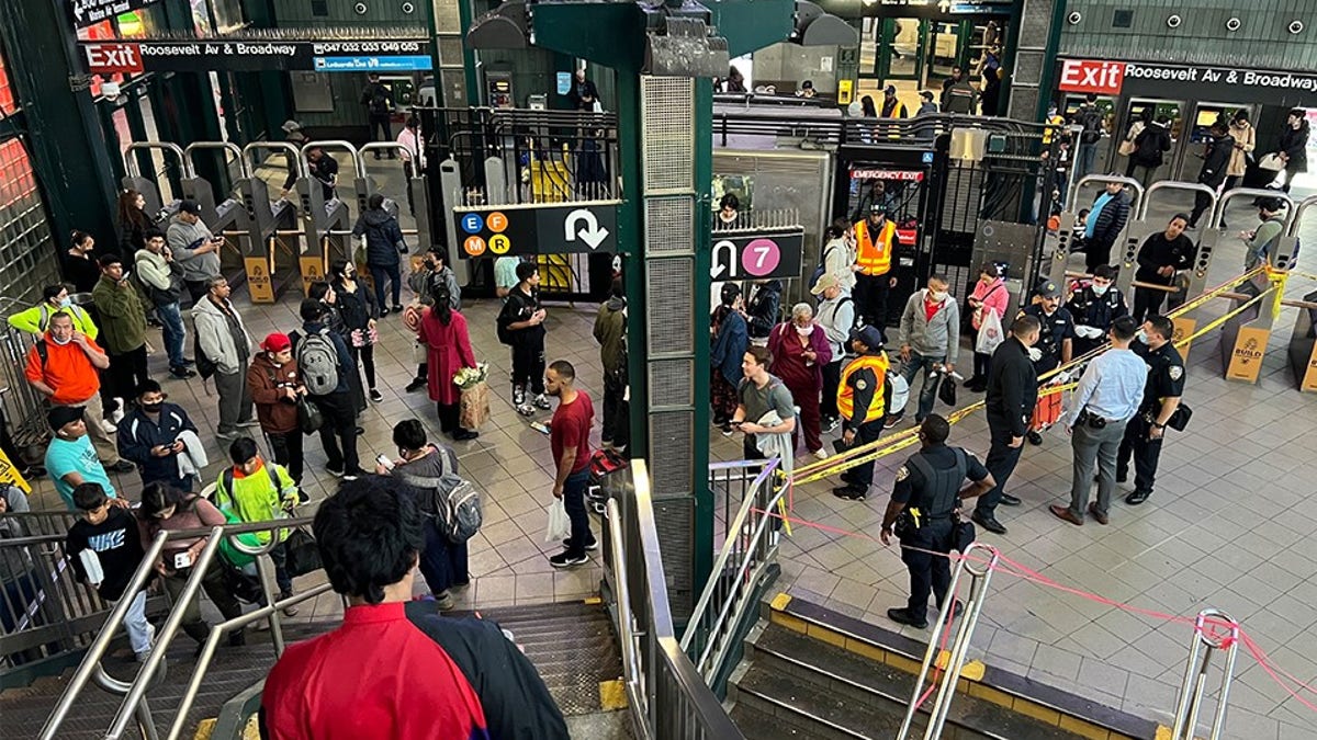 the Northbound F train platform at the Jackson Heights-Roosevelt Ave station