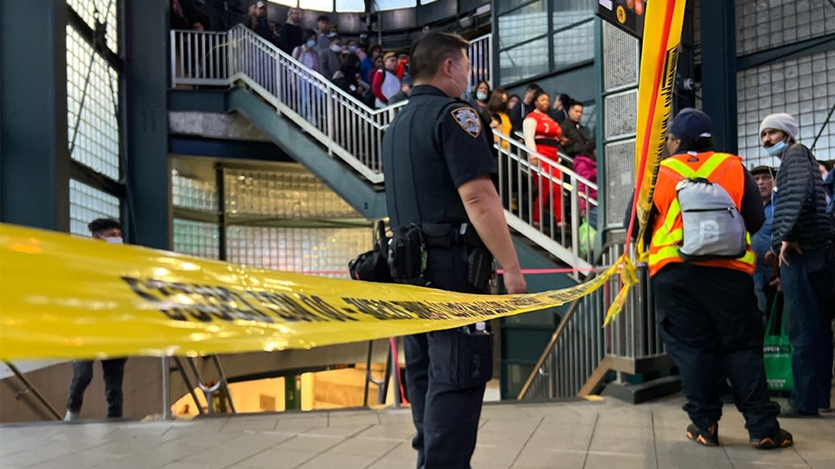 NYPD subway death