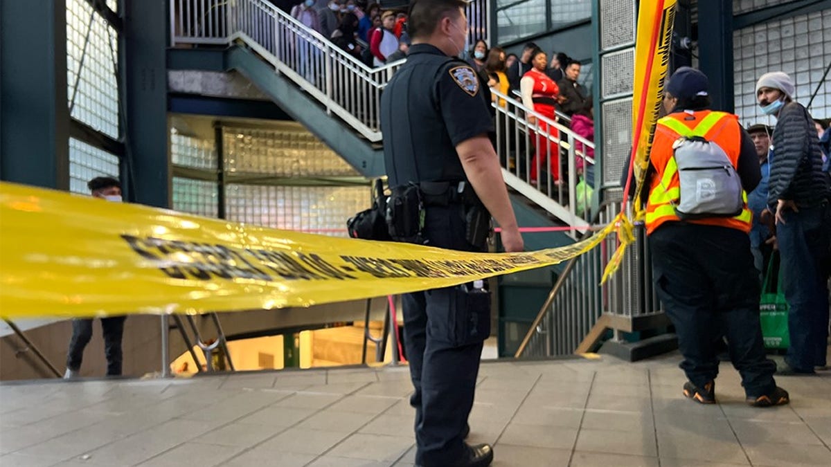 NYPD subway death