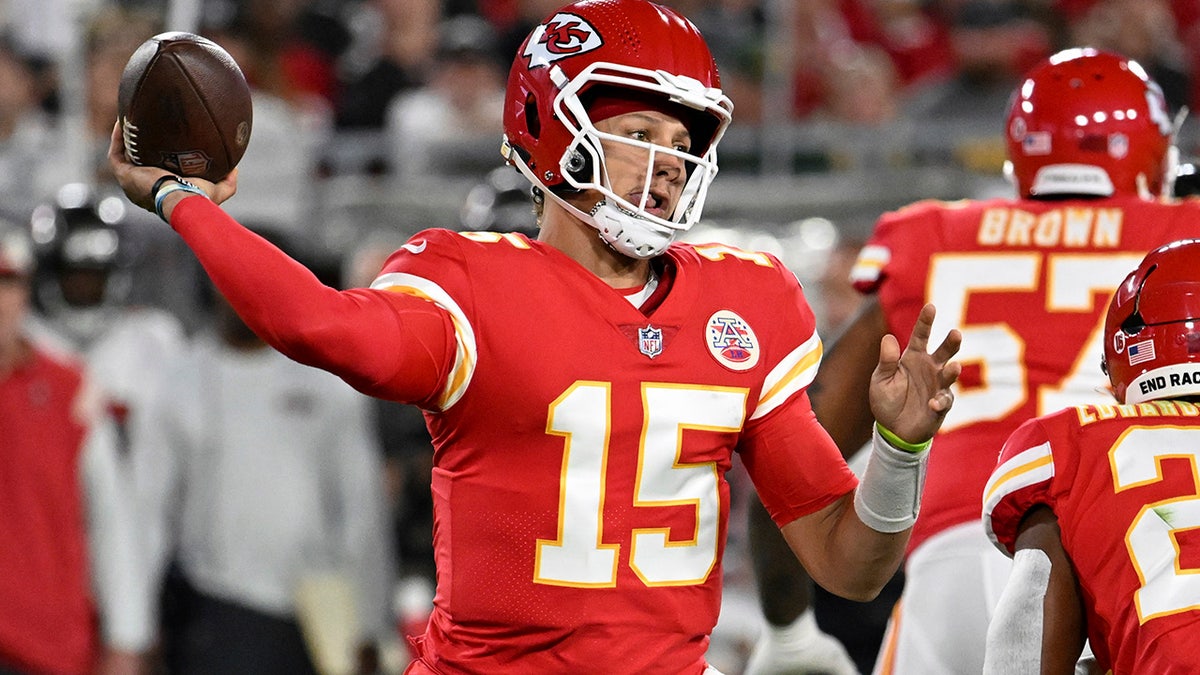 kansas city chiefs: Patrick Mahomes and Kansas City Chiefs rip Tampa Bay  Buccaneers' defense. Details inside - The Economic Times