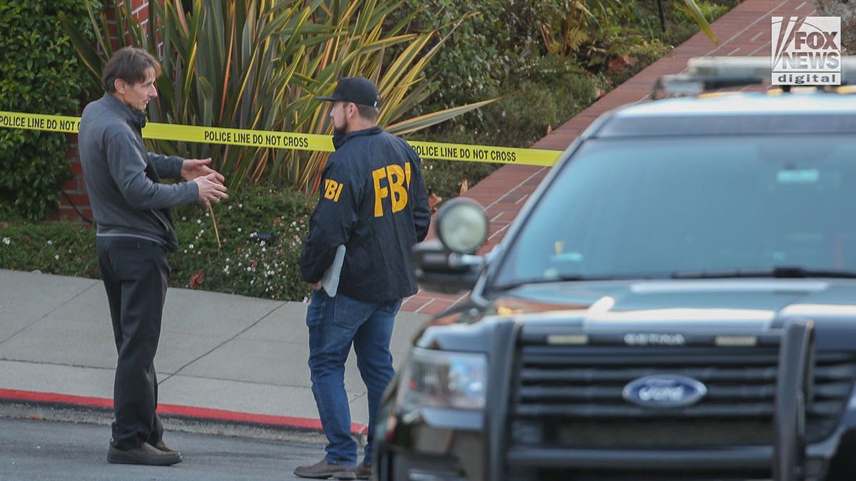 paul pelosi attack hammer nancy pelosi home break-in home invasion