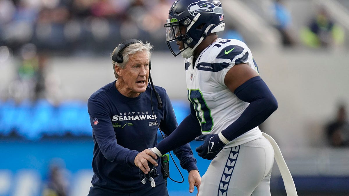 Pete Carroll coaches vs the Chargers
