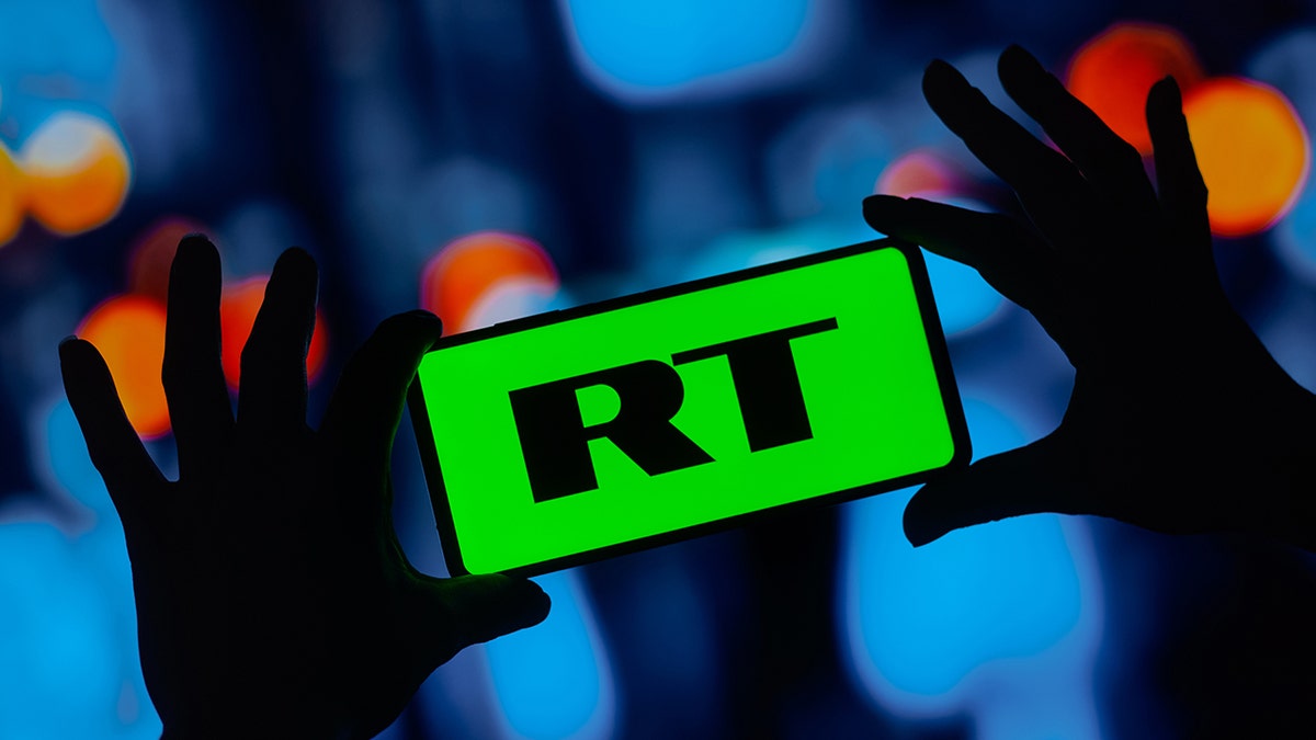 RT display logo