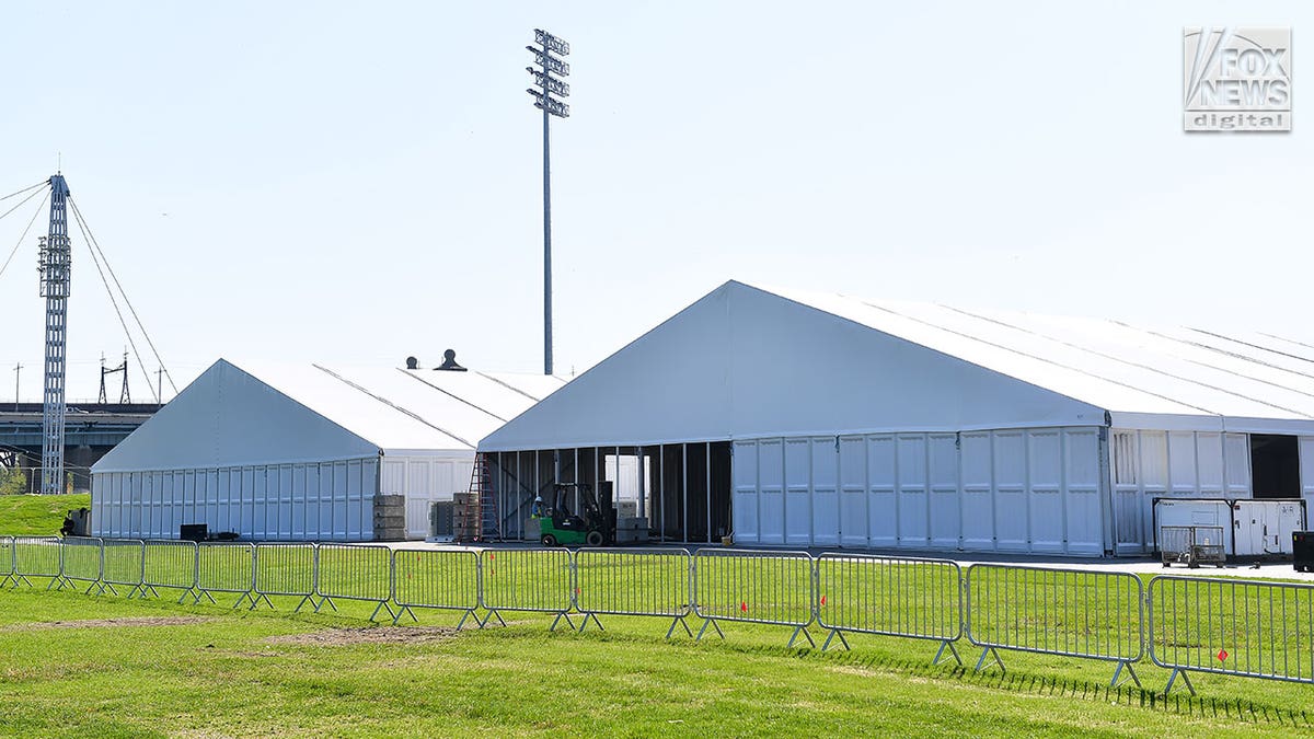 randall's island tent construction