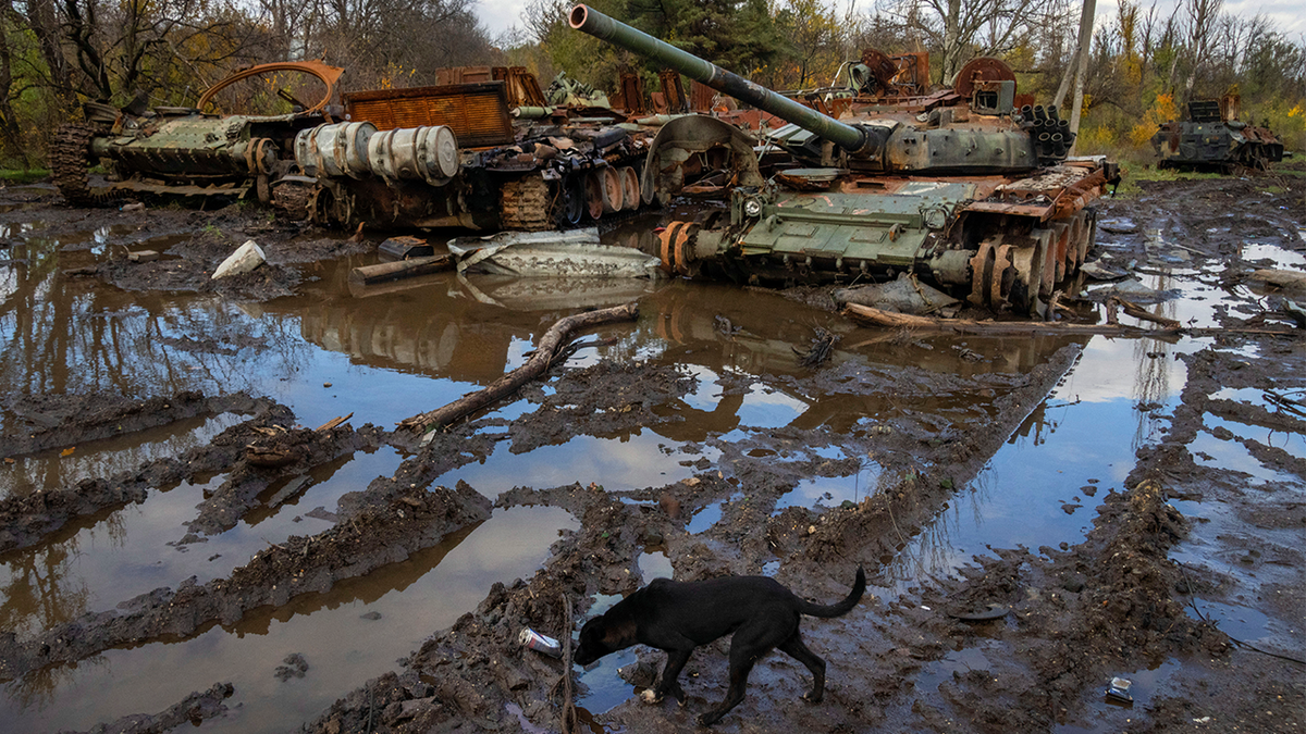 Russia tanks sitting in mud