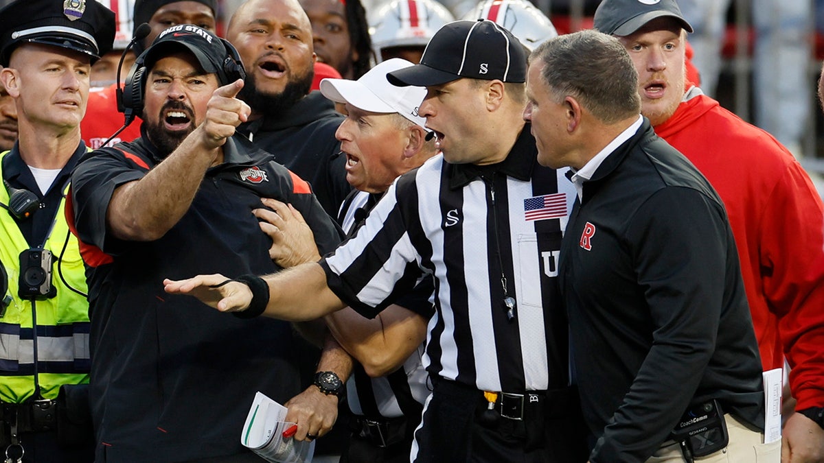 Greg Schiano confronts Ryan Day