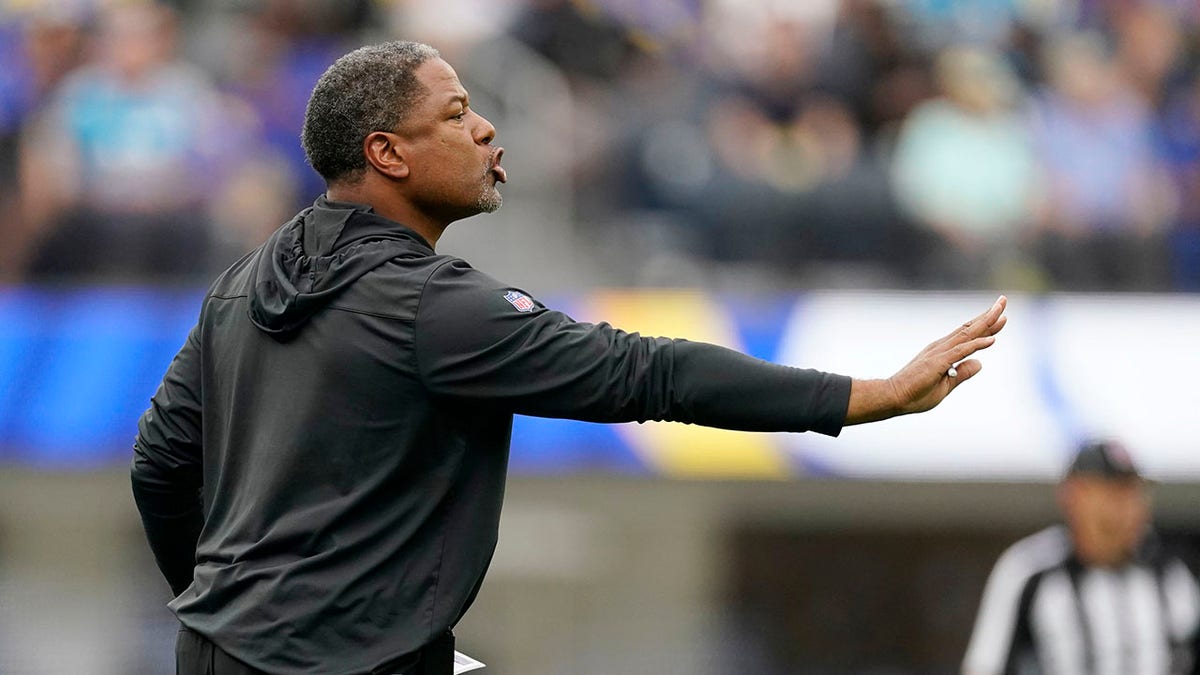 WATCH: Steve Wilks Sends Robbie Anderson to Locker Room After