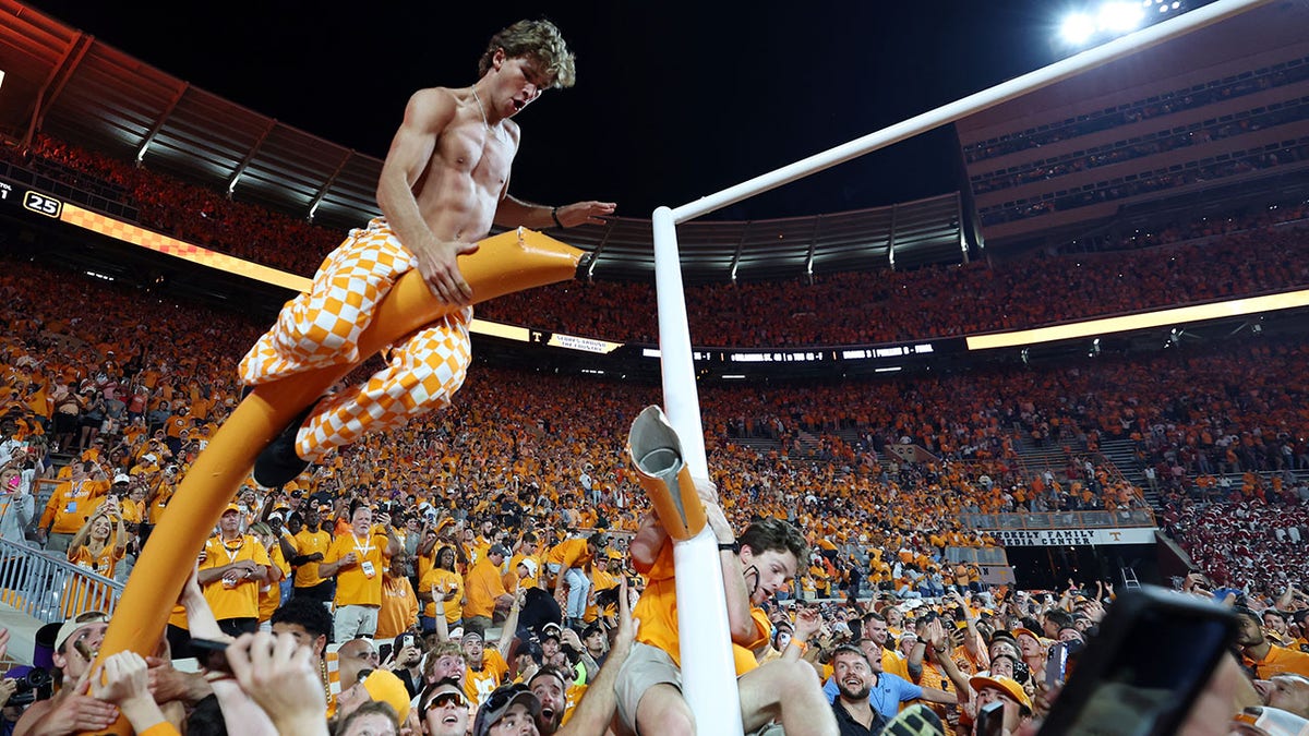 Fans on Tennessee goal post