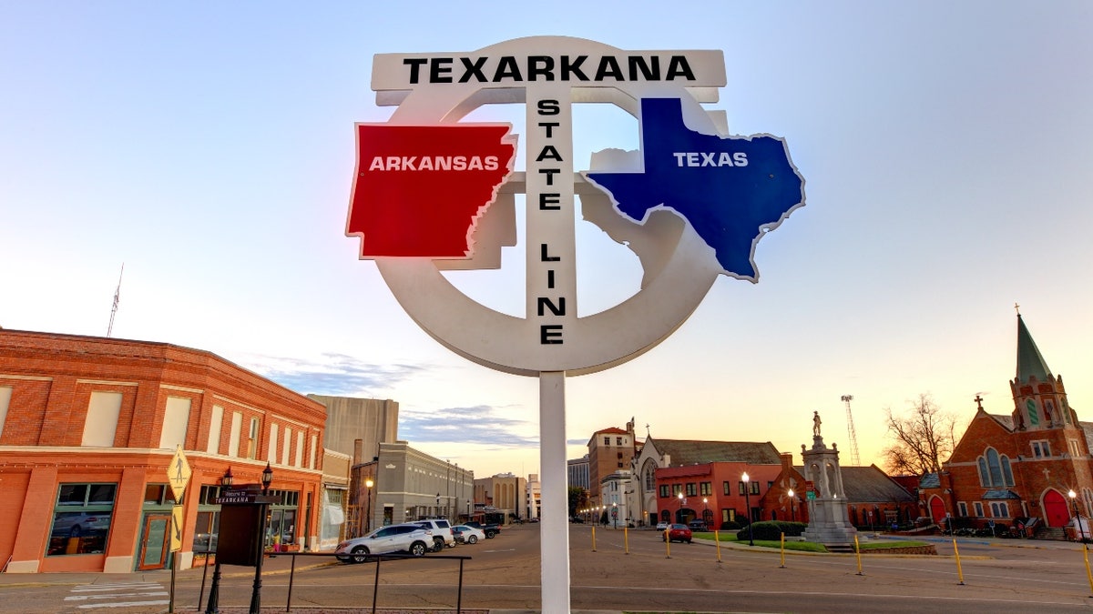 Texarkana state line