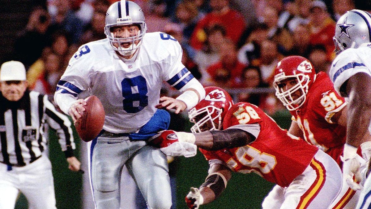 Troy Aikman finds Derrick Thomas