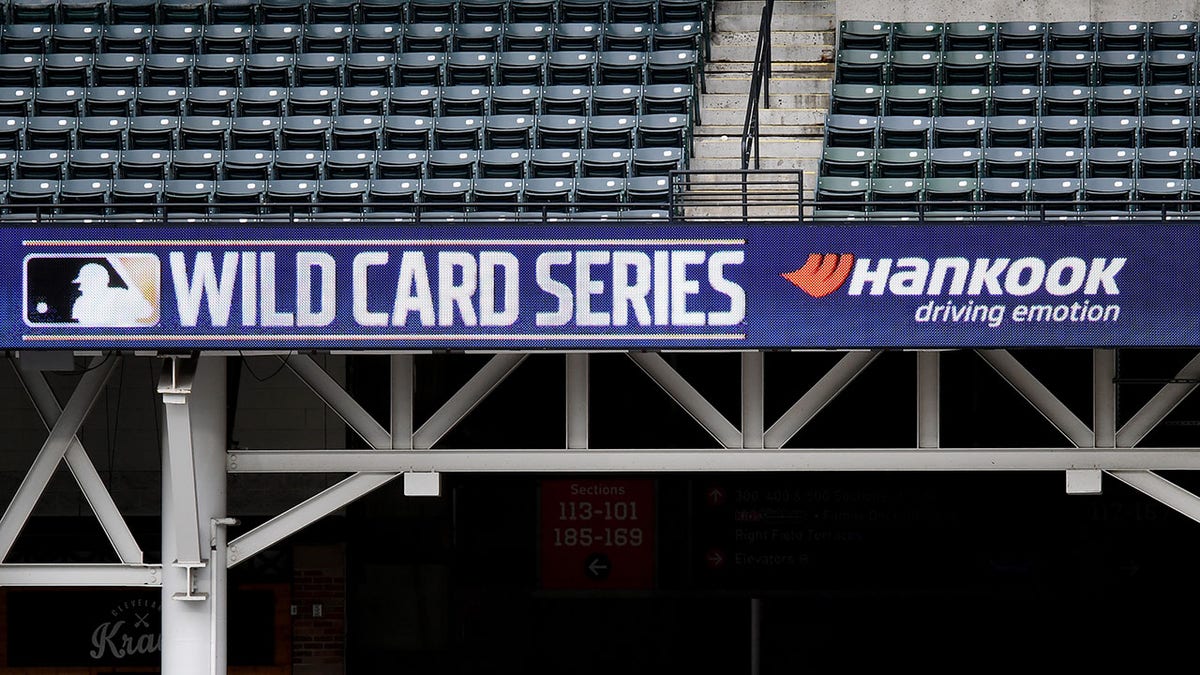 Wild Card Series logo