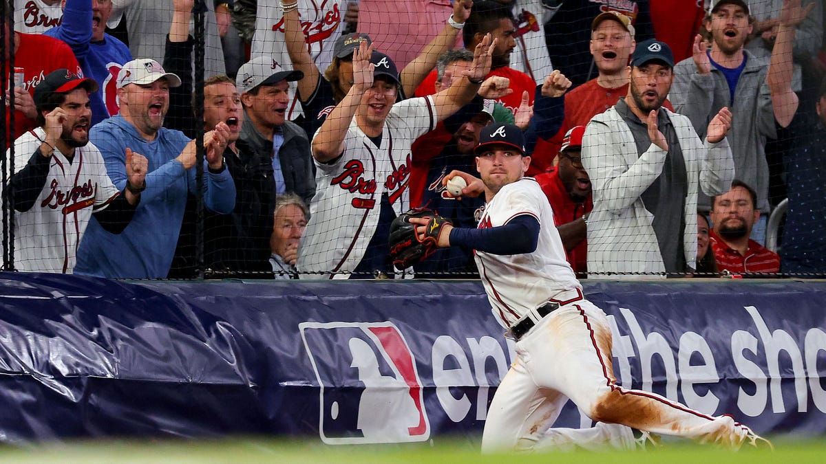 Austin Riley throws ball