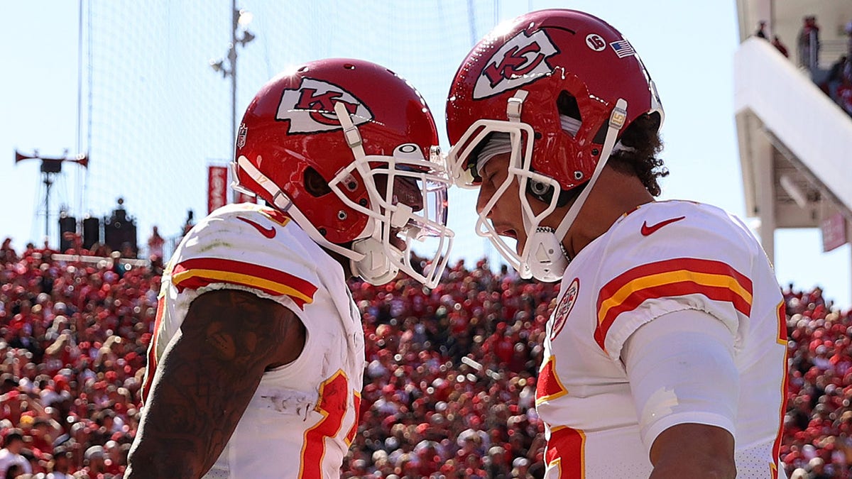 Chiefs' JuJu Smith-Schuster credits team chemistry to Call of Duty session:  'Kinda just showed on the field'