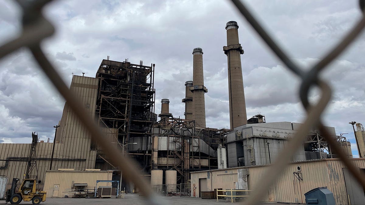 San Juan Generating Station closes