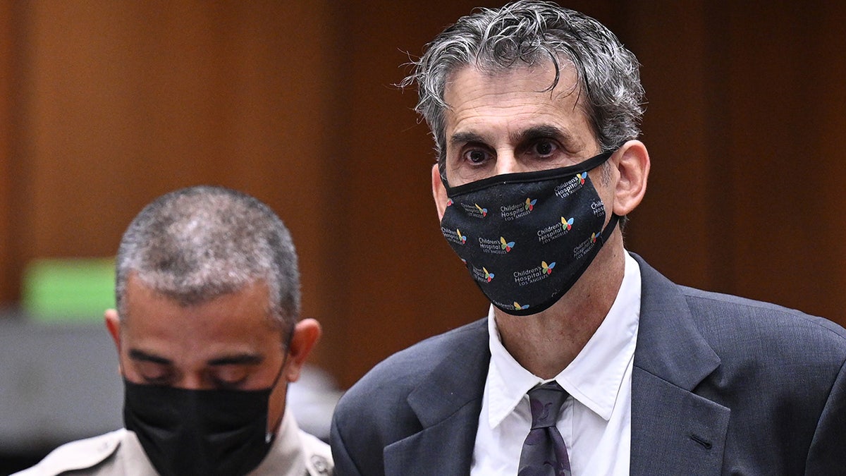 Eric Weinberg wears face mask in court
