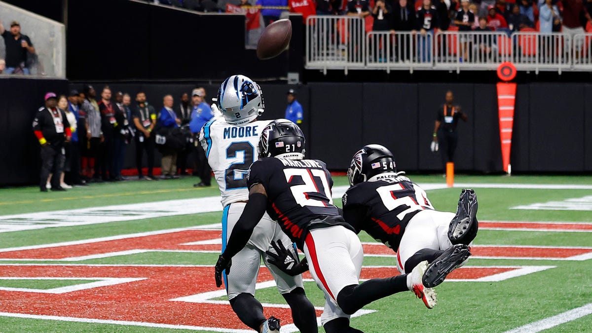 D.J. Moore sprawls out for catch