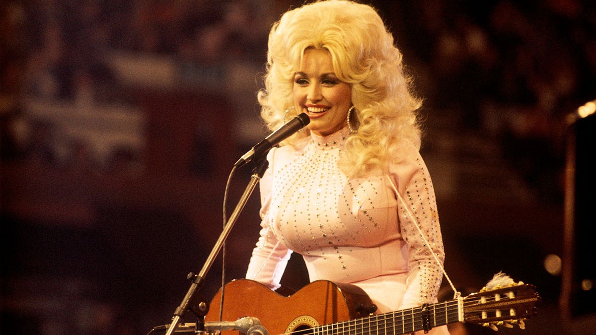 Dolly Parton concert 1976