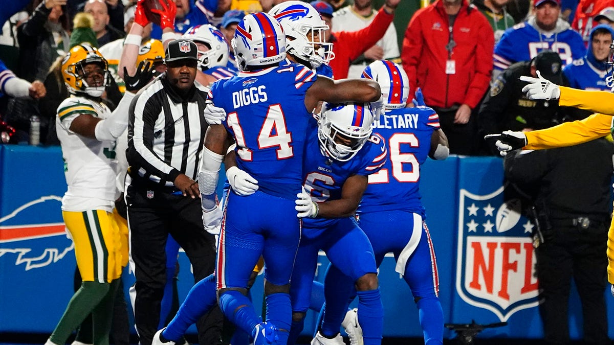 Bills celebrate with Stefon Diggs