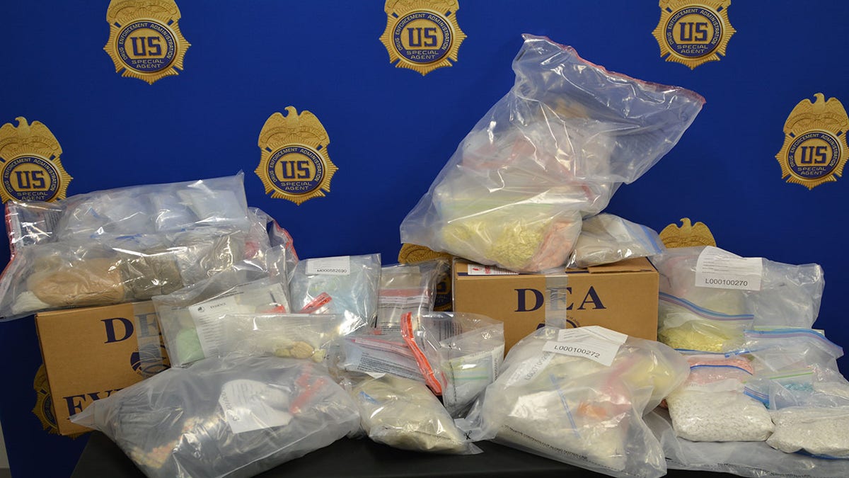 New York Police Seize 300 000 Rainbow Fentanyl Pills And 20 Pounds Of   Fent Final 