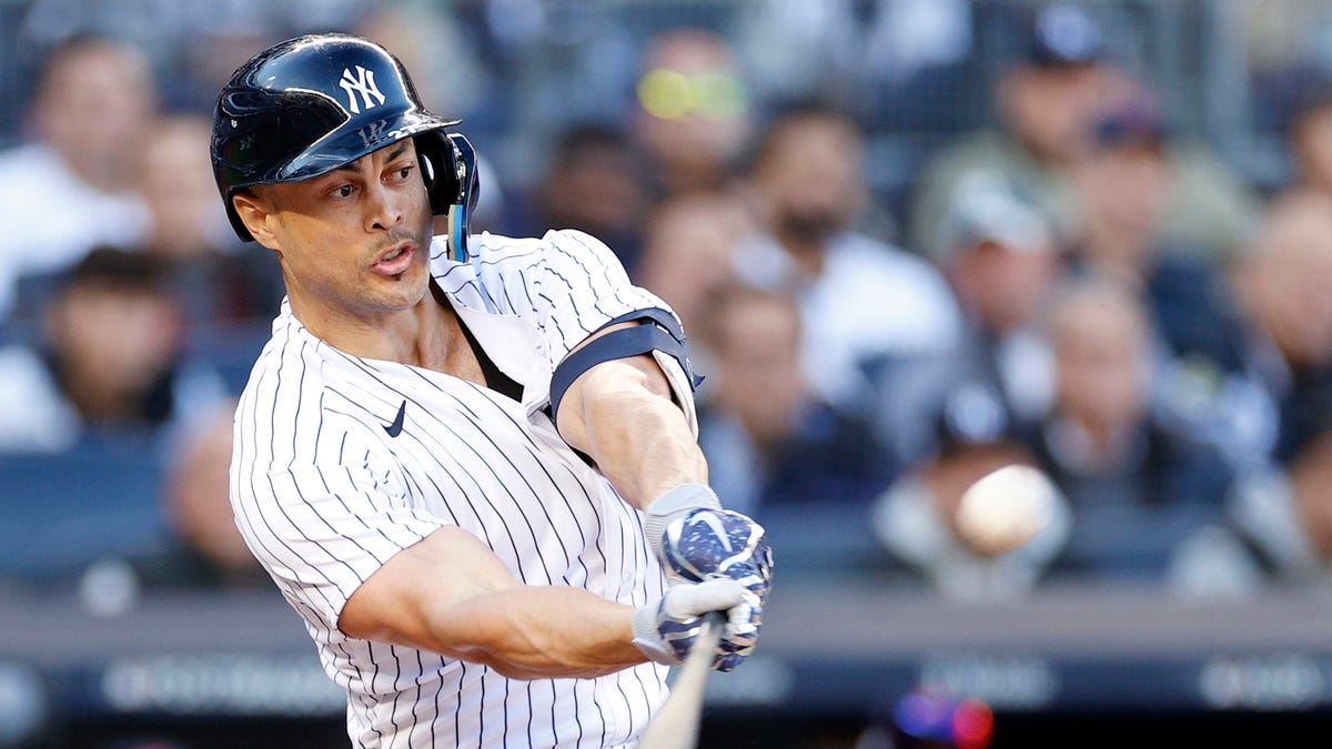 WATCH: Giancarlo Stanton, Aaron Judge blast home runs Monday at Yankees  spring training – New York Daily News