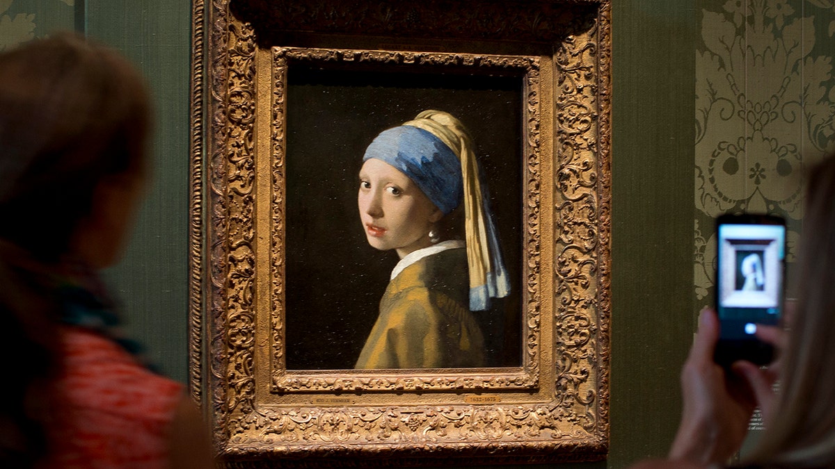Johannes Vermeer's Girl with a Pearl Earring 