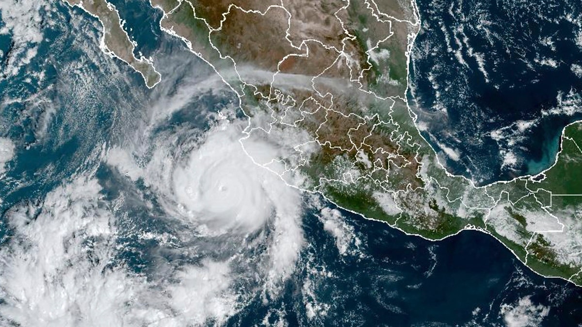 satellite imagery of Hurricane Roslyn