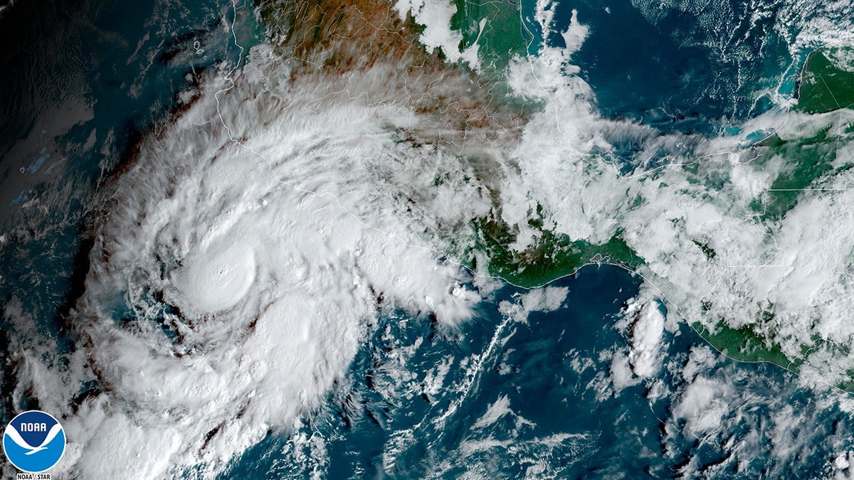Hurricane Roslyn landfall in Mexico