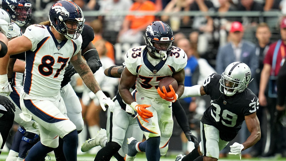 Broncos Roundtable: Is Javonte Williams' 11 catches vs. Seattle bad for  offense?