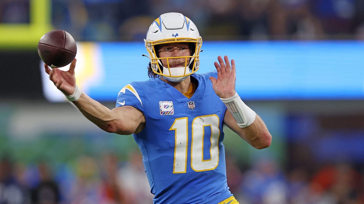 How the Chargers beat the Broncos: Dustin Hopkins' kick wins it for L.A. -  The Athletic