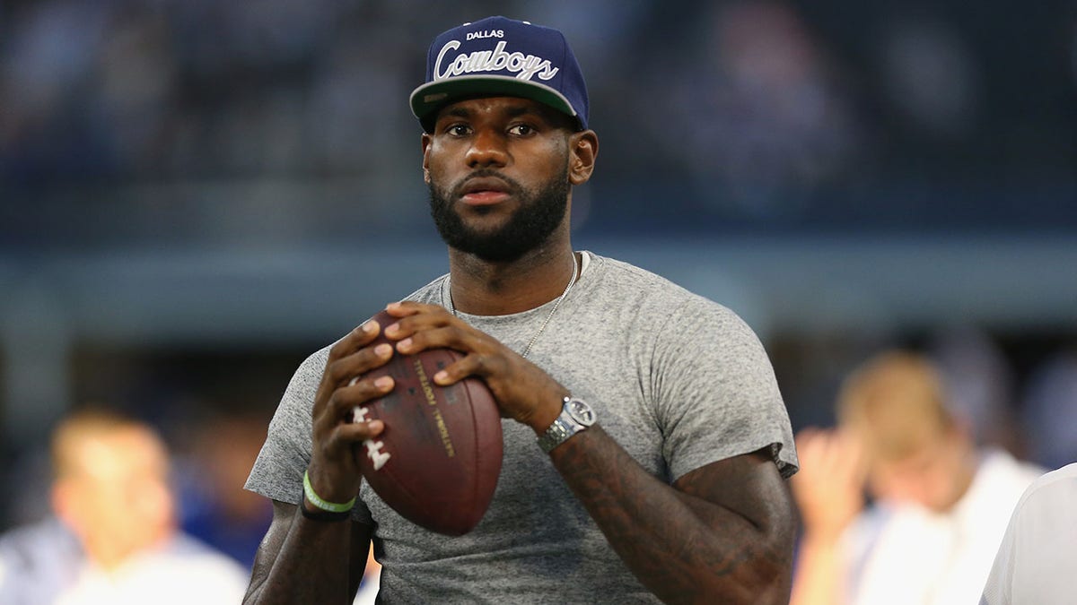 LeBron at Cowboys game