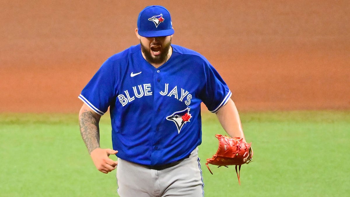 Demoted all-star pitcher Manoah making gains in simulated games at Blue  Jays complex