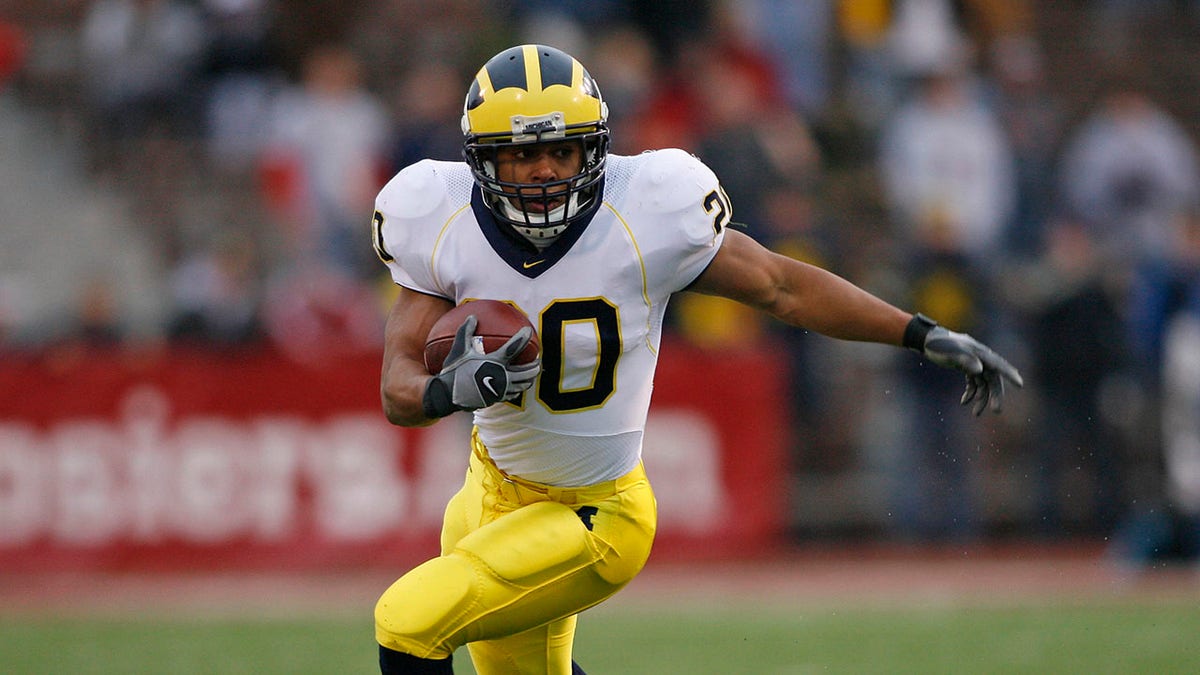 Mike Hart running for michigan